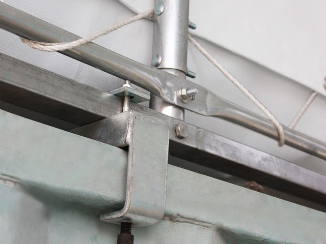 Konteineritelk Kinnitus